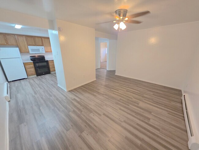 Building Photo - 1330 Zephyr St