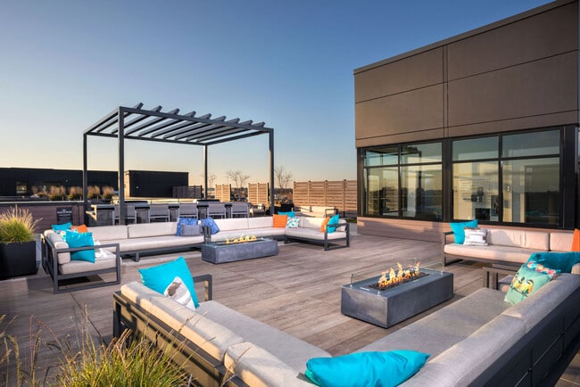 Building Photo - Arcade Sunshine