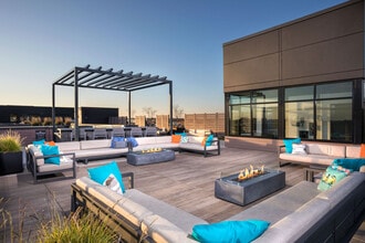 Building Photo - Arcade Sunshine