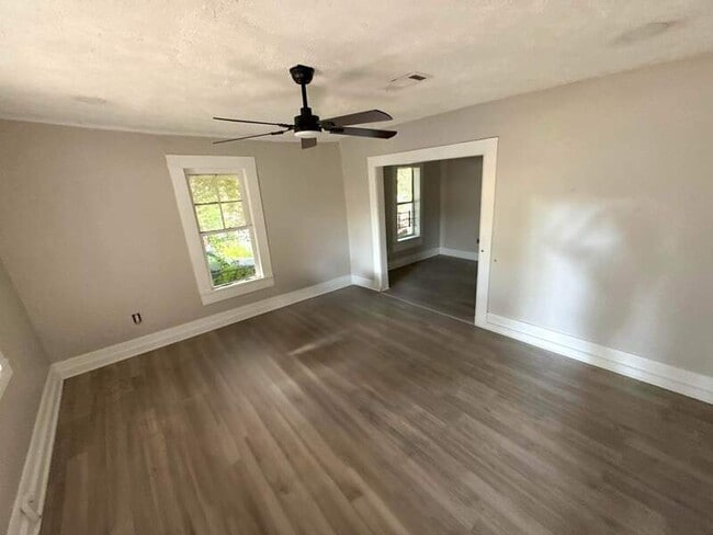 Building Photo - 2235 Mobile Ave