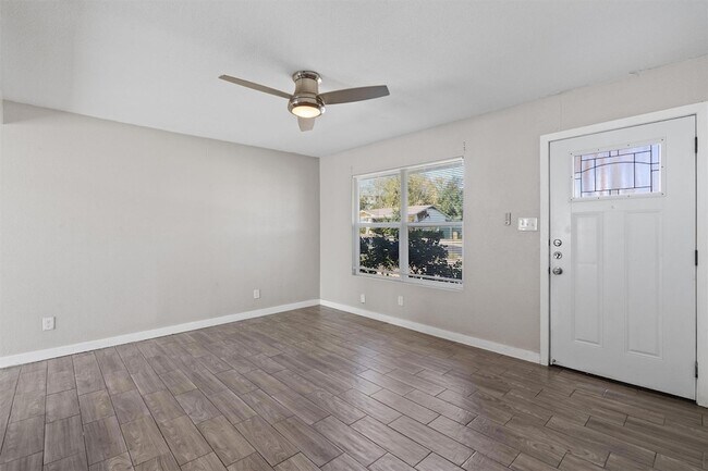 Foto del edificio - 4707 Little Hill Cir