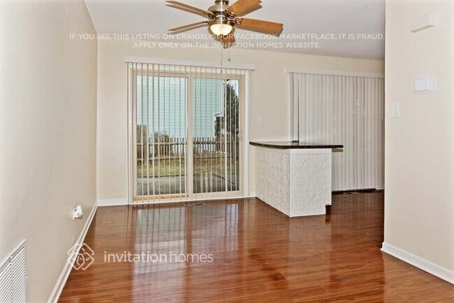 Foto del edificio - 953 Surrey Ct