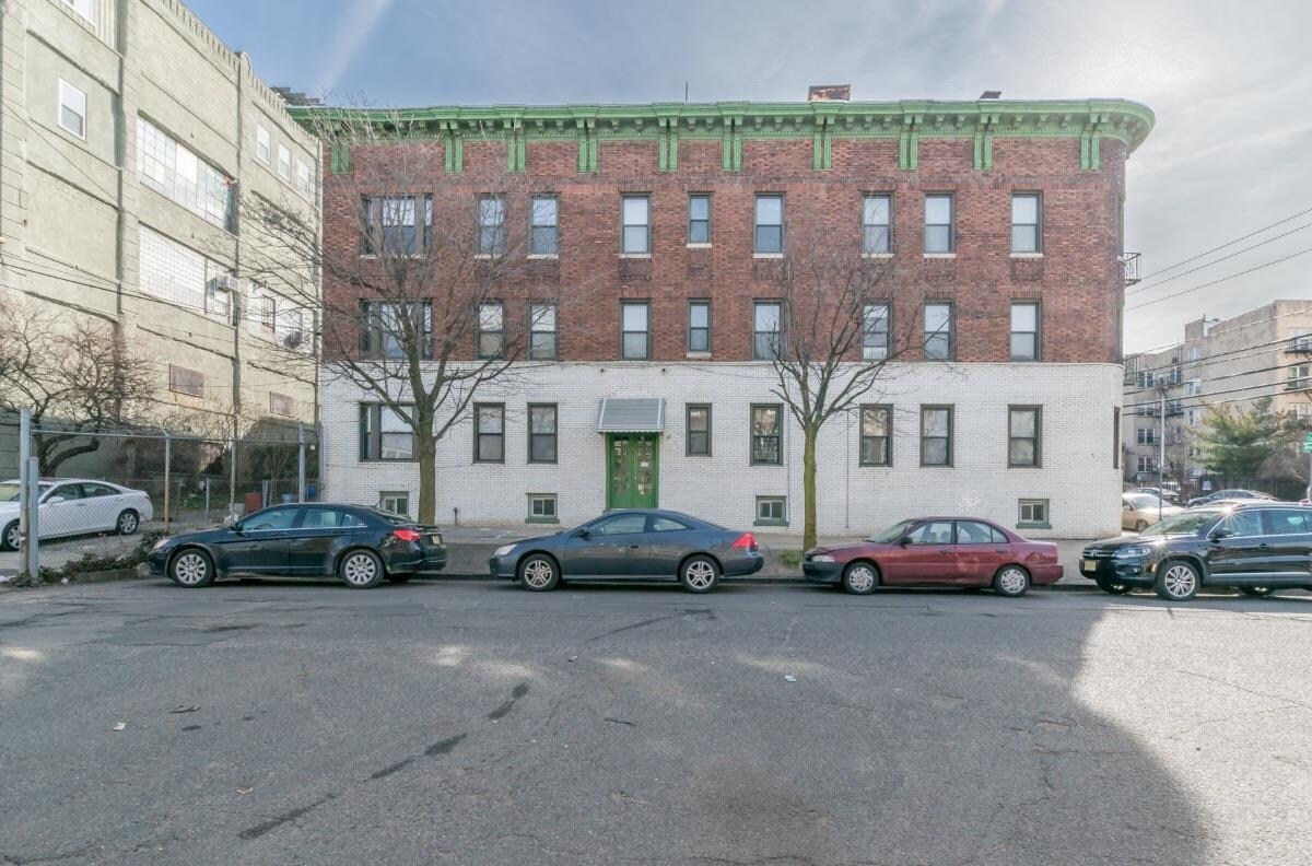 Primary Photo - 46 Broadway