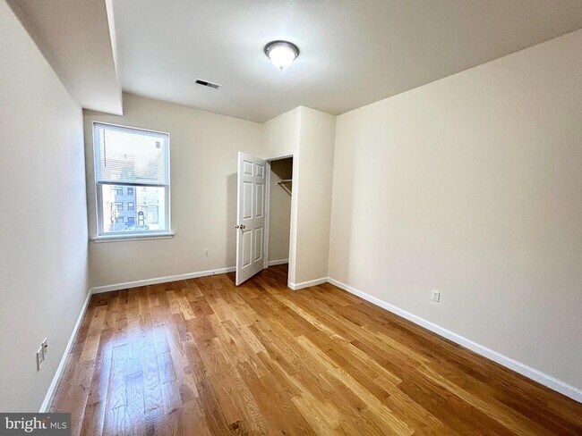 Foto del edificio - 1801 Cecil B. Moore Ave