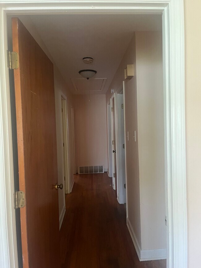Foto del edificio - 1112 Cambridge Ave E