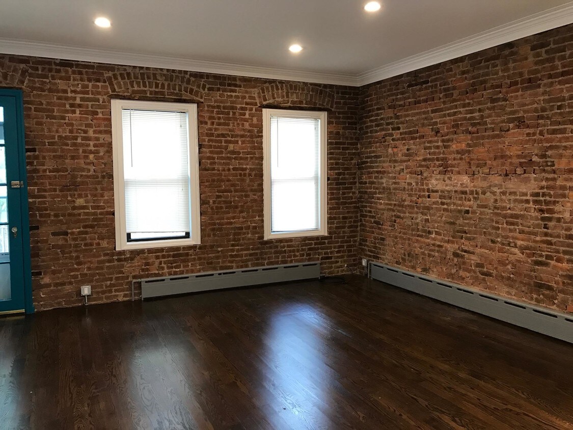 Foto principal - 518 85th St
