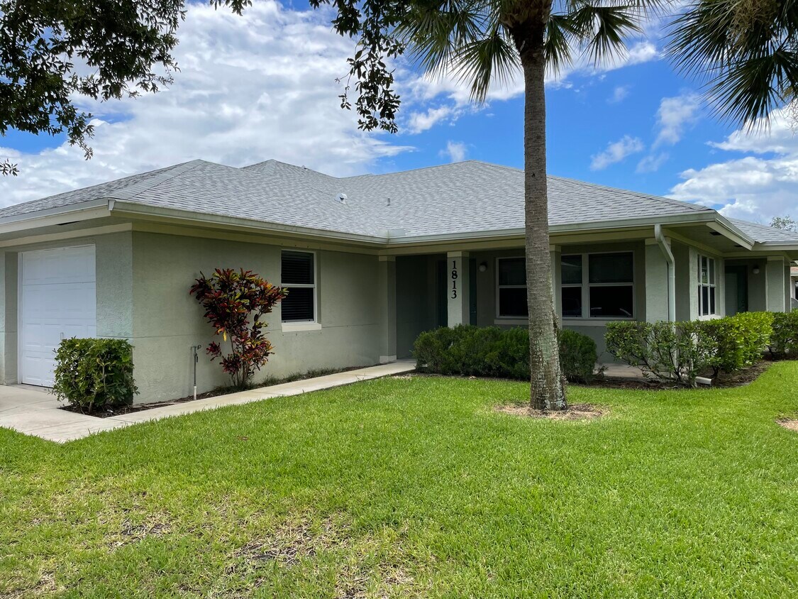 Primary Photo - 1813 E Sanderling Ln