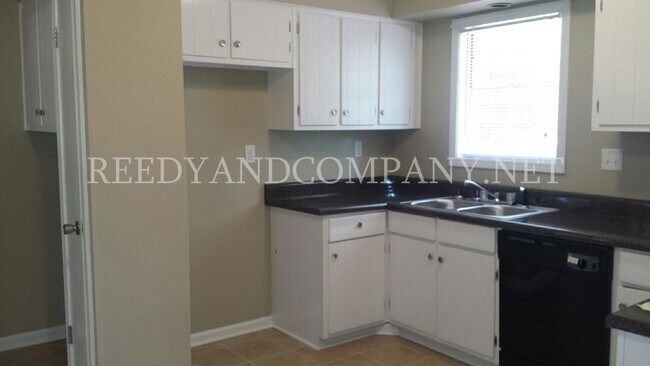 Foto del edificio - 4032 Haliburton St
