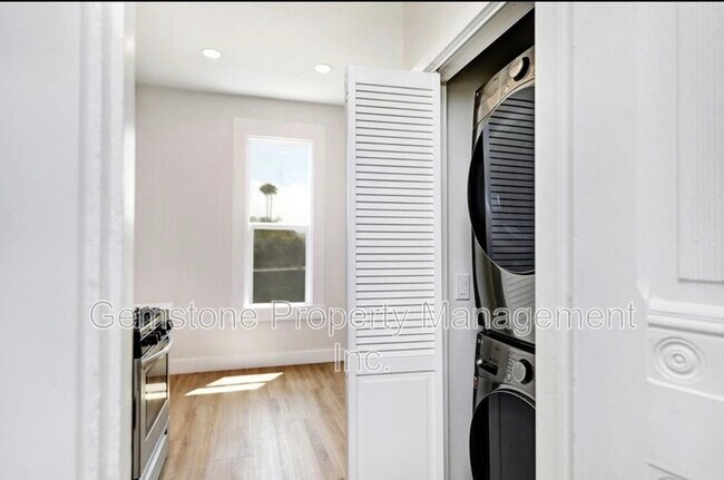 Foto del edificio - 6250 Stewart St