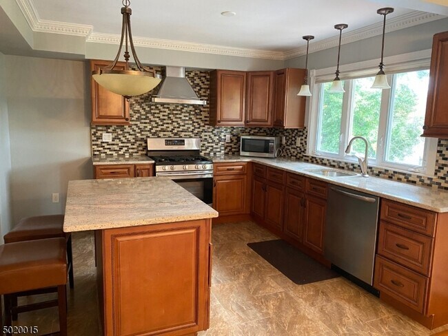 Foto del edificio - 720 Gates Terrace