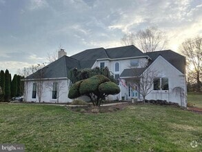 Building Photo - 56 W Windrose Dr