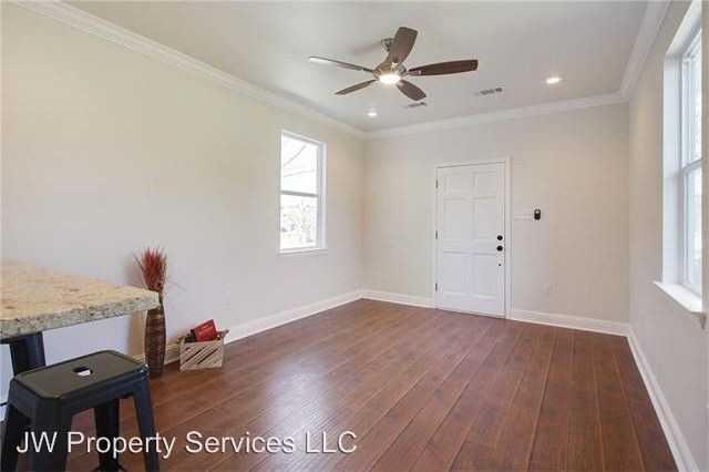 Building Photo - 3514 S Miro St