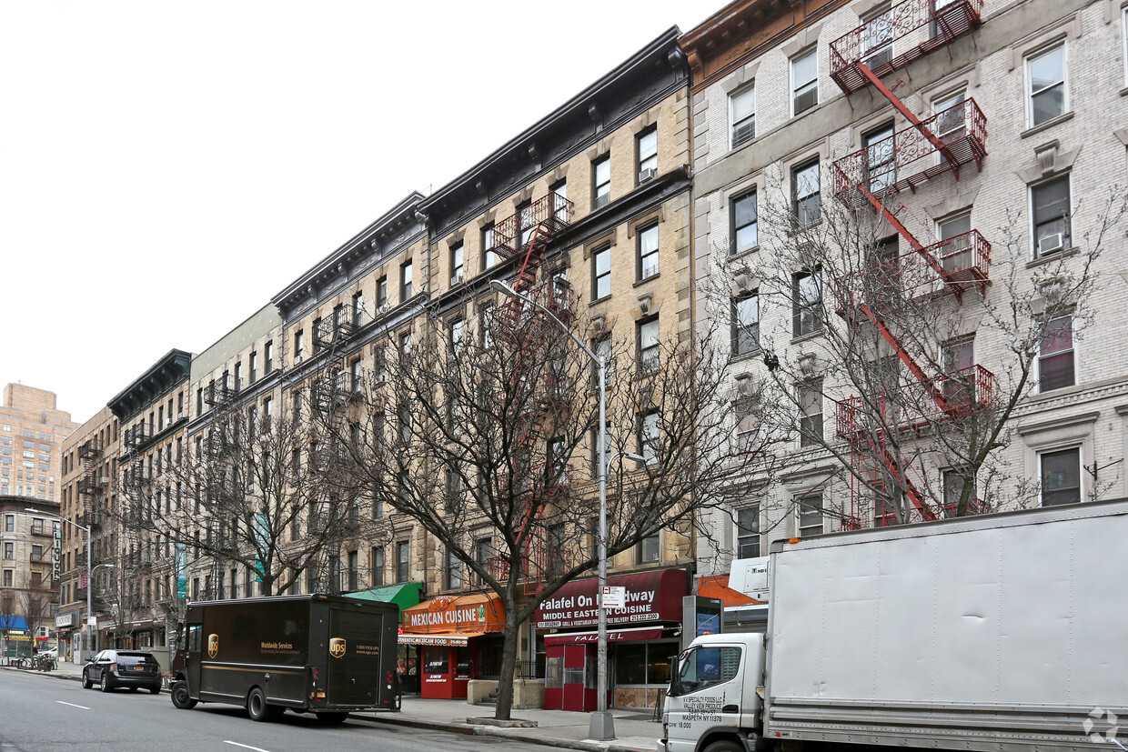 Primary Photo - 3151 Broadway