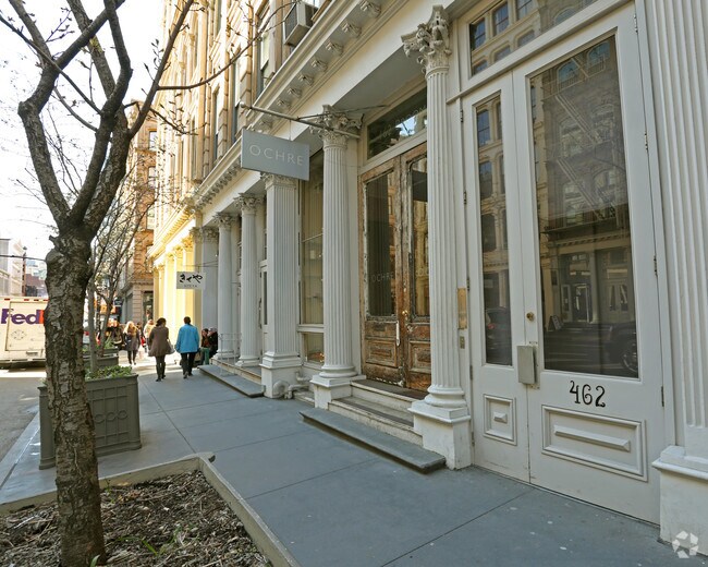 Building Photo - 464 Broome St