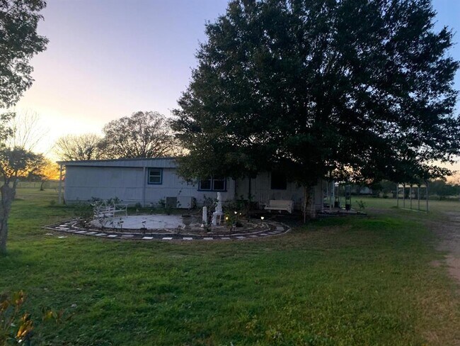 Building Photo - 2316 Green Meadows Dr