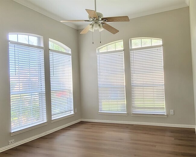 Foto del edificio - 618 Rivercove Dr