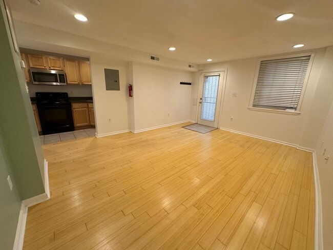 Living Space - 1030 Fairmont St NW