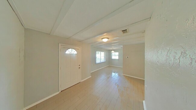 Foto del edificio - Lovely 2/1 - Convenient Location