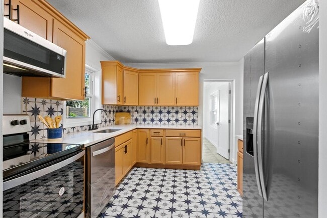 Building Photo - 62 Coquina Ave