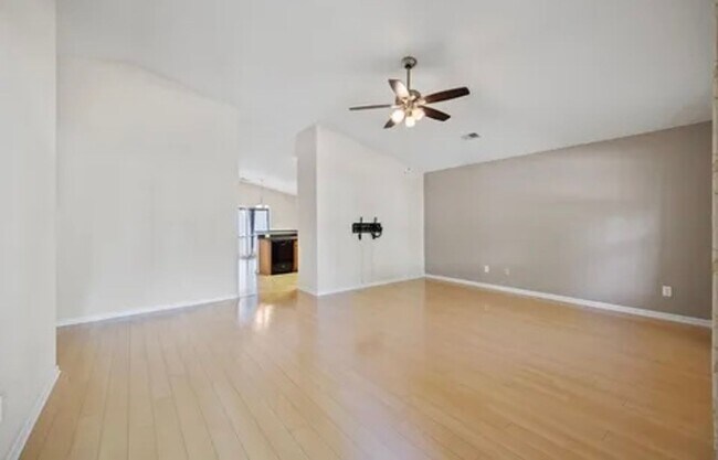 Building Photo - Lexington 3bd/2ba Ranch in Persimmon Grove