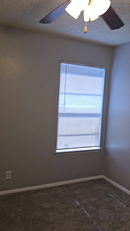 Foto del edificio - 1300 E Dallas St