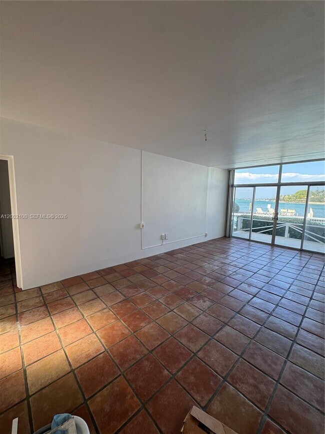 Foto del edificio - 10281 E Bay Harbor Dr