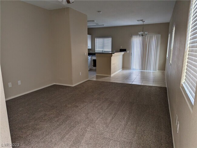 Foto del edificio - 8840 Roping Rodeo Ave