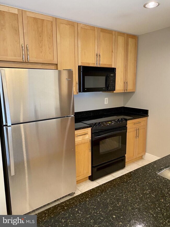 Building Photo - 4101 Albemarle St NW