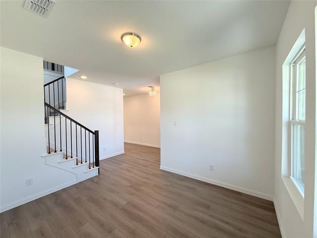 Building Photo - 713 Roanoke Dr