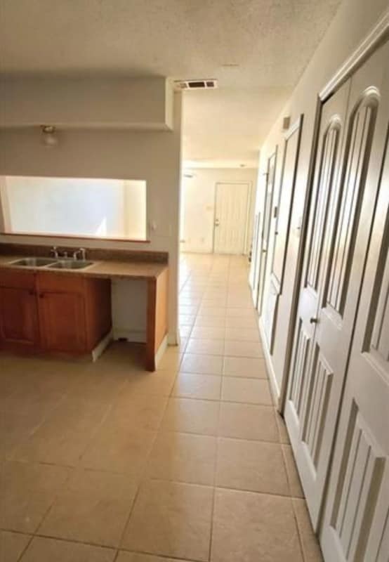 Building Photo - 10821 Roger Dr