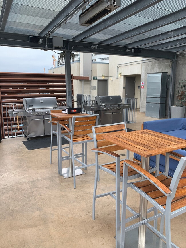 Building Photo - 321 Tenth Ave