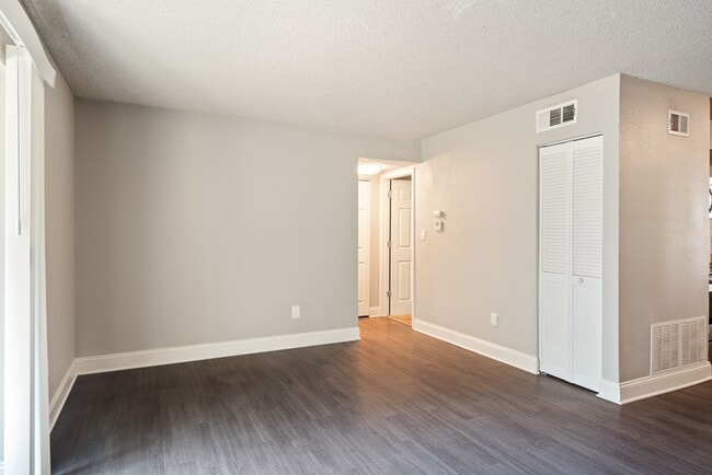 Foto del edificio - Pendleton Heights Apartments