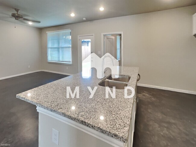 Building Photo - 3 br, 2.5 bath Townhome - 420 Willow Cross...