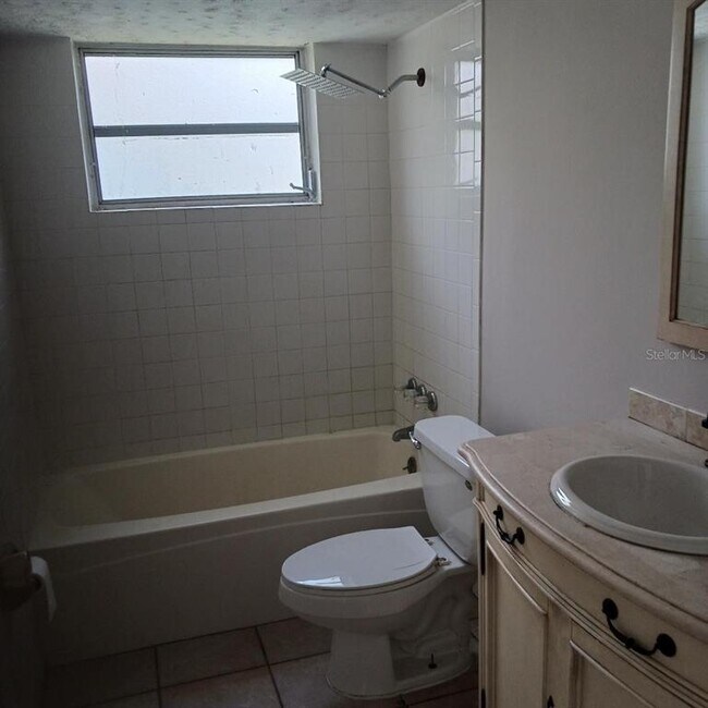 Building Photo - 3525 Springfield Dr