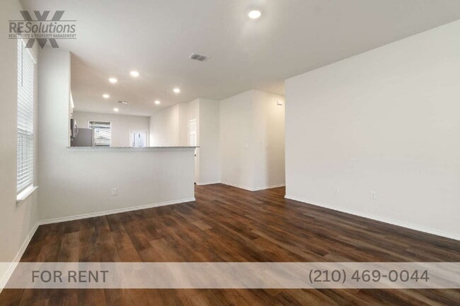 Foto del edificio - "Charming 3-Bedroom Retreat with 2 Full Baths in Converse, TX – Cozy 1494 Sq Ft Haven Awaits!"