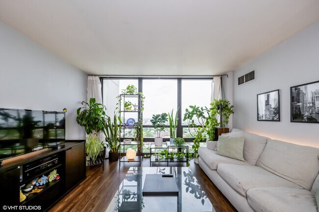 Foto del edificio - 1636 N Wells St