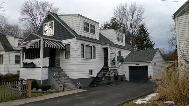 Building Photo - 312 Wood St