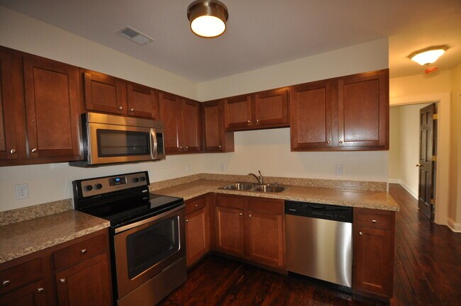 Foto del edificio - Pre-Leasing Now for the Fall Semester 2026