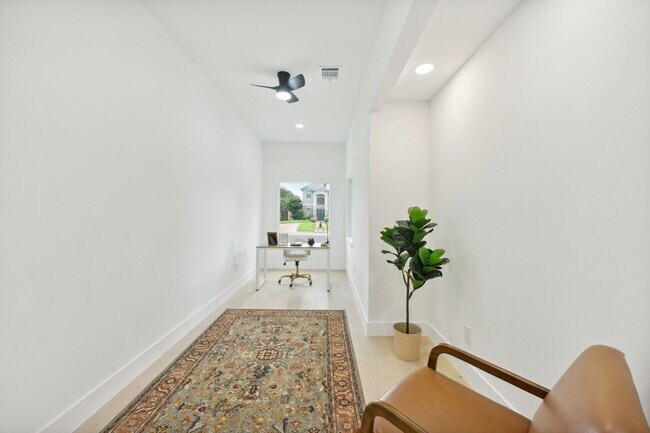 Building Photo - 3729 Rio Vista St