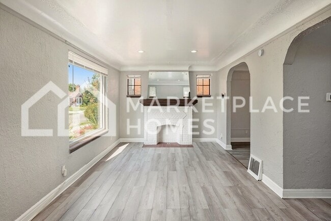 Building Photo - 16630 Tracey St