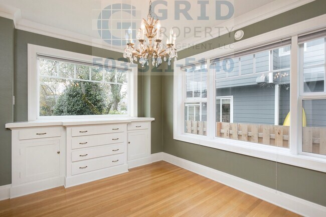 Foto del edificio - Spacious 3 Bedroom Bungalow in Roseway Nei...
