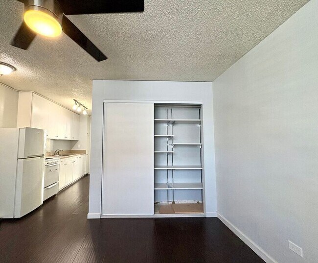 Foto del edificio - 1550 Rycroft St