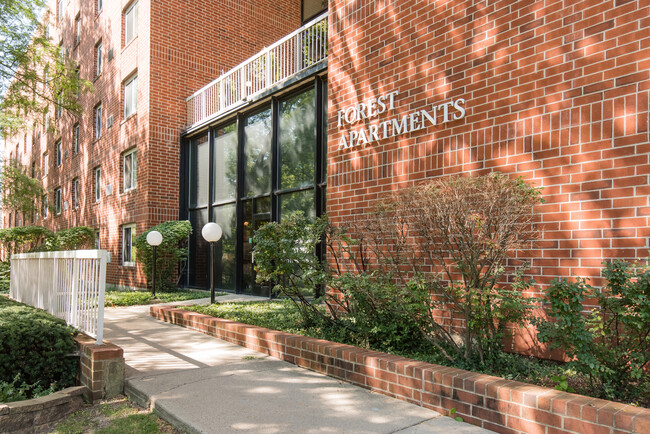 Building Photo - Forest Apartments