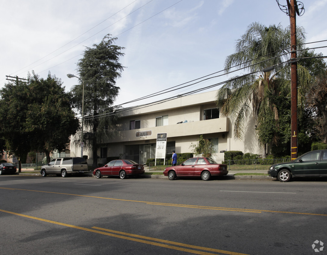 Primary Photo - Montana Apartments