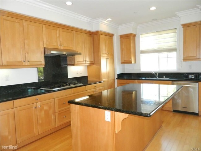 Building Photo - 3 br, 2 bath Townhome - 74 Fringe Tree