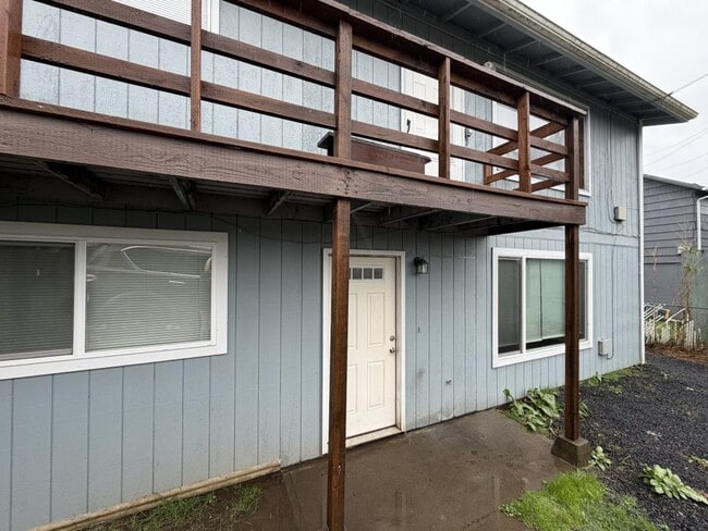 Building Photo - 383 2nd Ave