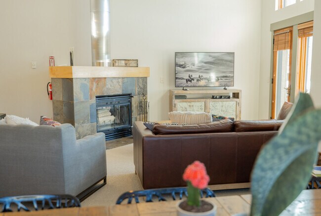 Foto del edificio - 12150 Big Cottonwood Canyon Rd