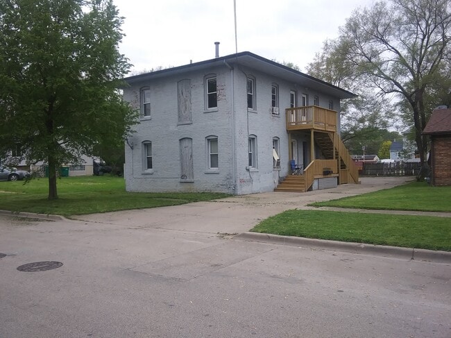 Building Photo - 625 Francis St