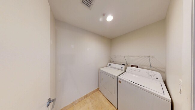 Foto del edificio - 550 Okeechobee Blvd