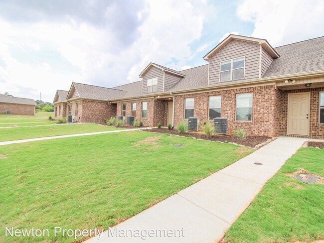 Building Photo - 3 br, 2.5 bath House - 18346 Mae Circle